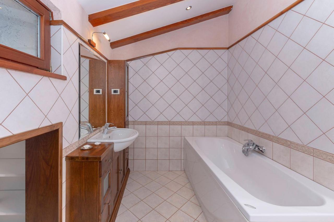 Apartma Koper Pobegi エクステリア 写真