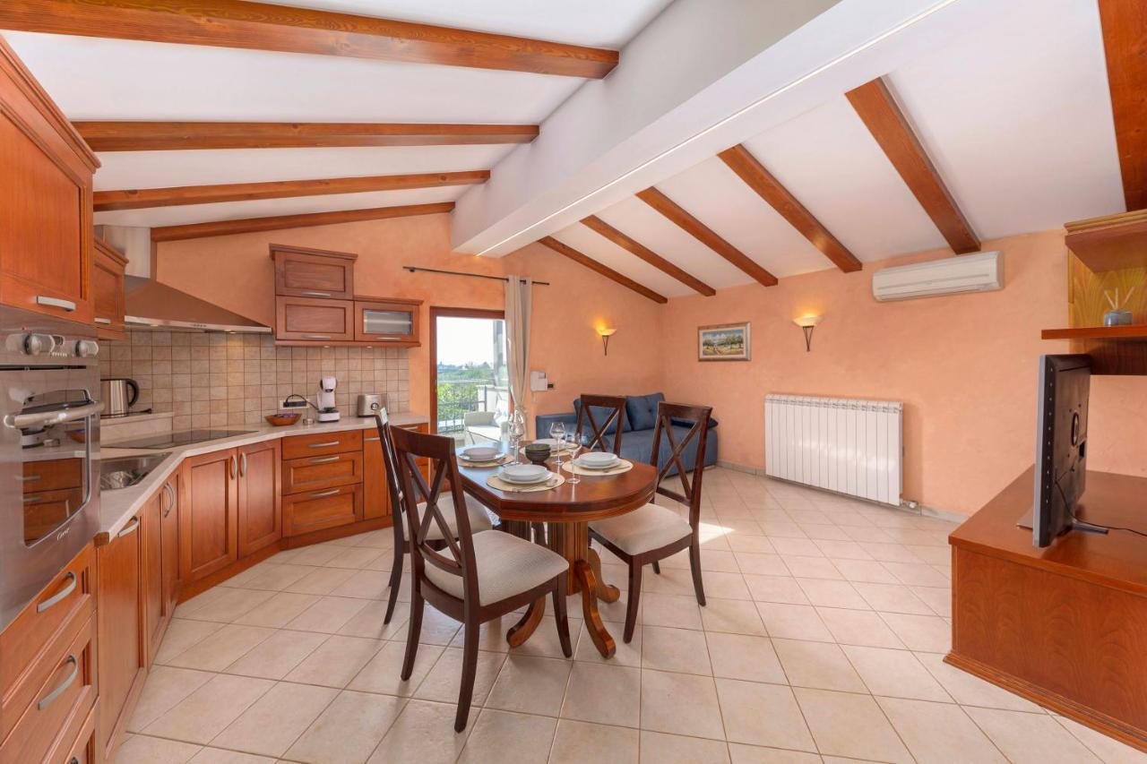 Apartma Koper Pobegi エクステリア 写真